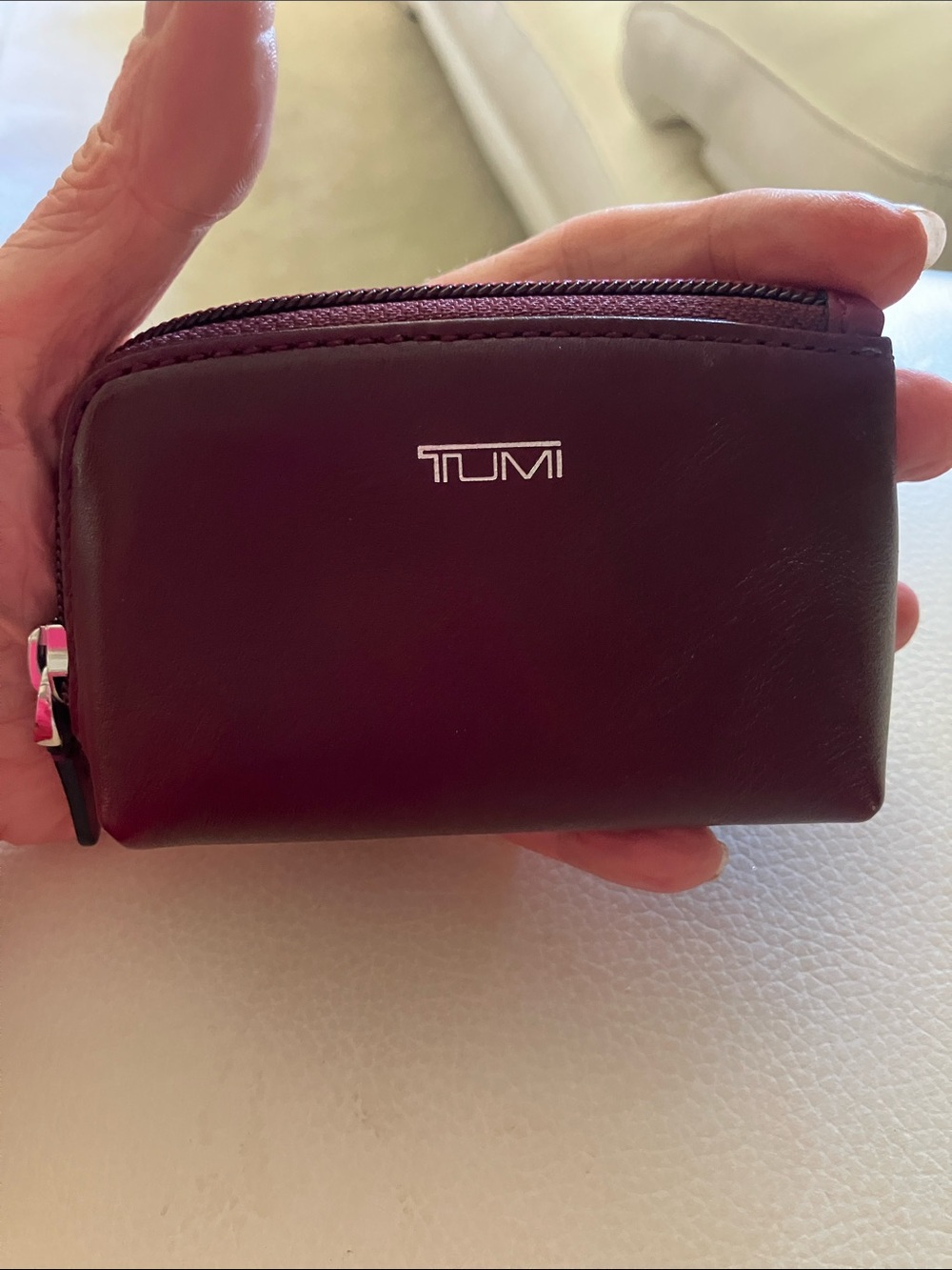 Small maroon, Tumi pouch, change purse, Case! - Picture 2 of 8
